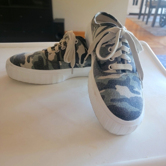 Steve Madden Shoes - Steve Madden Camouflage Slip on Shoes